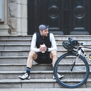 2024 impression personnalisée léger cyclisme gilet hommes coupe-vent vélo cyclisme gilet pour équipes Club marque privée - Product Image 2