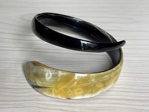 Poignets, bracelets et bracelets uniques en corne de buffle naturelle, fabriqués à partir de véritable corne de buffle, disponibles dans un assortiment de - Product Image 3