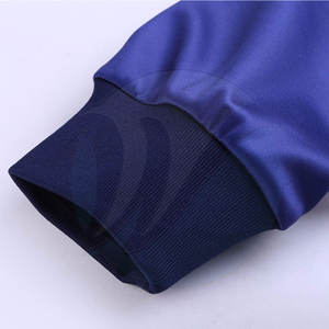 Nouveau modèle Combinaison de jogging pour homme Matériau durable et respirant Vêtements de mode pour la saison du printemps Style d'ensemble - Product Image 3