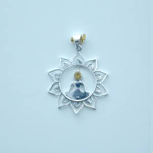 Hermoso Colgante de Plata Budista Hecho a Mano con Citrino Fino, Colgante con Piedras Preciosas, Joyería a Precio de Mayoreo - Product Image 2