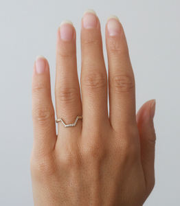 Anillo de Compromiso Apilable de Diamantes Delicado de Oro Sólido de 14K con Banda Hexagonal Media de Diamantes Cultivados en Laboratorio de Corte Redondo, Regalo Único para Aniversario de Bodas - Product Image 4