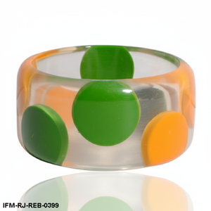 Brazalete Retro Grueso de Resina Transparente con Lunares Naranjas y Verdes, Joyería de Resina Moderna de Mediados de Siglo para Mujer - Product Image 3
