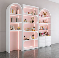 Présentoir cosmétique arqué de luxe entièrement assemblé avec éclairage LED chaud, vitrine pour soins de la peau, mobilier de salon de beauté