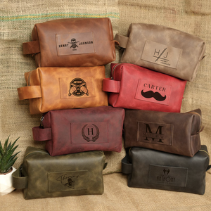 Neceser de Cuero Personalizado, Bolsa de Aseo Hecha a Mano - Product Image 1