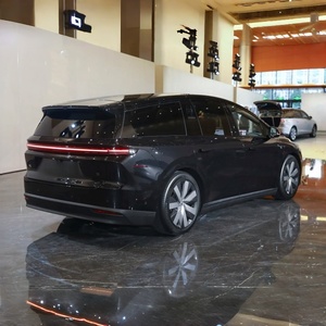 I8 Nouvelle Énergie SUV Purement Électrique Édition Standard 720km 4x4 5 Portes 6 Places Véhicule Électrique d'Occasion Li Auto 2025 200-250kW 50-70kWh à Vendre - Product Image 2