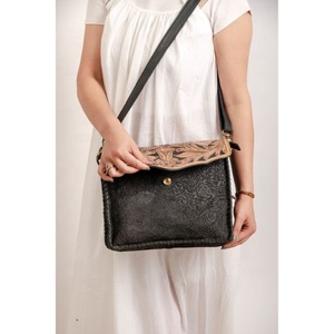 Luxurious 100% Genuine Leather <b>Shoulder</b> Bag for Women Single <b>Strap</b> Embroidery Decoration Portable Directly Sourced from India - Product Image 3