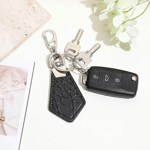 พวงกุญแจหนังแฮนด์เมดแบบพรีเมี่ยมสำหรับผู้ชายและผู้หญิงพวงกุญแจหนังแบบมินิมอลพร้อมเสน่ห์แบบชนบท - Product Image 2