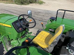 Tractor de Ruedas John Deere de 50HP Usado en Buen Estado con Cabina, Motor, Engranajes y Rodamientos - Tractor Agrícola de Buena Calidad en Venta - Product Image 6