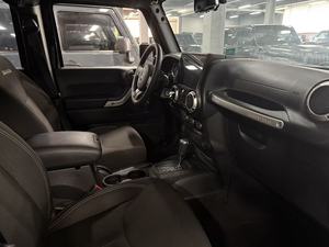 Prêt à être expédié - Jeep Wrangler Sahara 4x4 Turbo Diesel Automatique 2024 d'occasion, >8L, 3 portes, conduite à gauche, Euro VI, 4 places, à vendre - Product Image 4