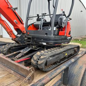 Mini-excavatrice U25S, poids opérationnel de 5 500 lb, moteur de 20,9 ch, chenilles, moteur et pompe, haute efficacité, conçue pour les entrepreneurs - Product Image 2