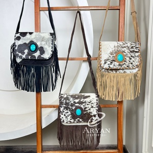 Bolso de Mano con Flecos de Cuero Vacuno Auténtico, Bolso Bandolera con Piedra Turquesa, Estilo Bohemio Gitano Vintage, Hecho a Mano, Nuevo Diseño, Multiusos, Elegante - Product Image 1