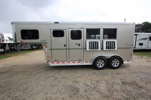 Remolque para Caballos Estándar de Cuello de Cisne a Precio Económico con Capacidad Máxima de Carga de 6440 Libras y Dimensiones de 17x6.6x7 Disponible para la Venta - Product Image 2