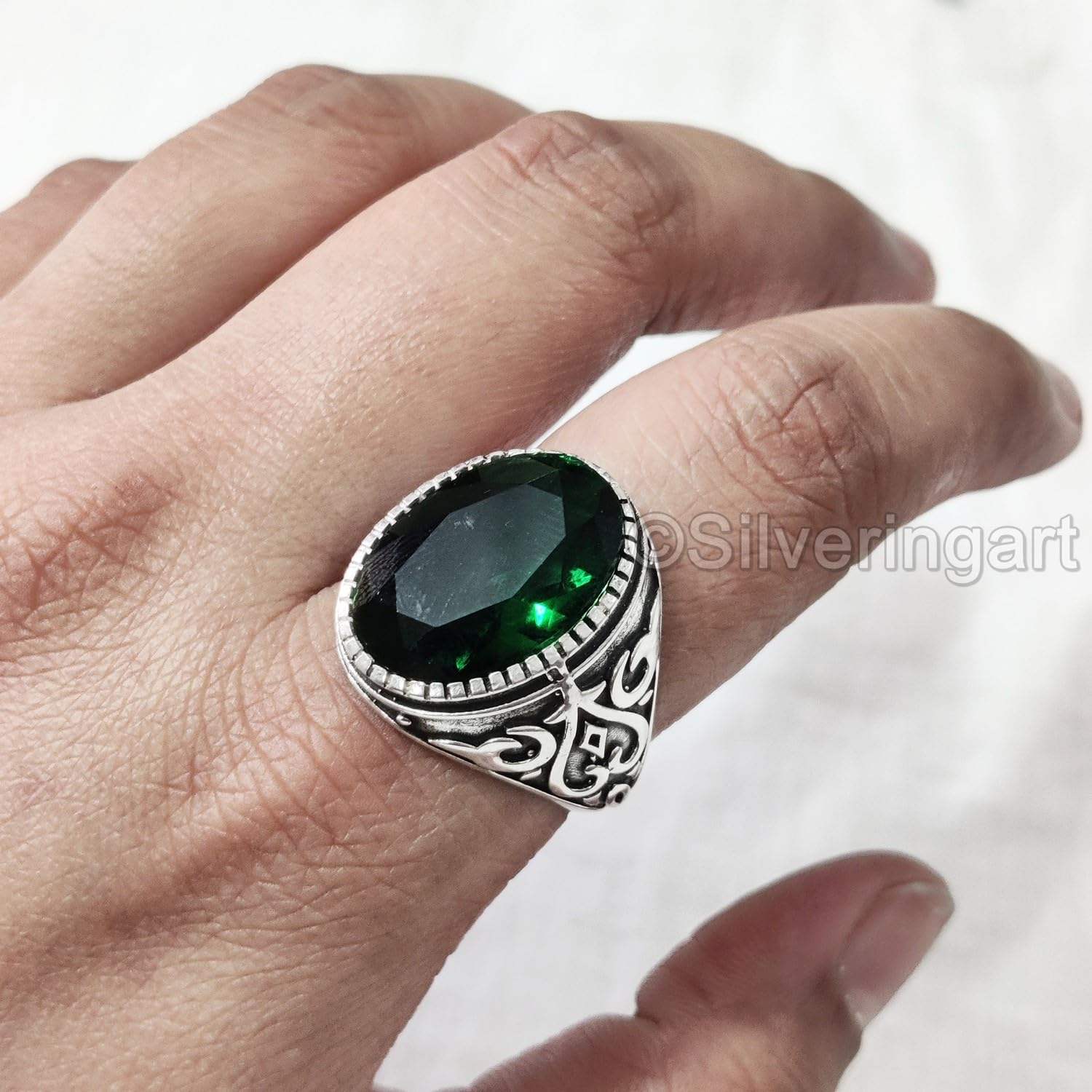 สีเขียว