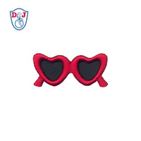 Nouvelle bouffée 3D chaude avec broderie fer sur bâton sur des badges de patchs brodés personnalisés pour vêtement de mode