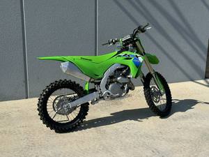 Nueva Motocross Kawasaki KX 450, 449cc, 4 Tiempos, Transmisión de 6 Velocidades, Envío a Todo el Mundo - Product Image 2
