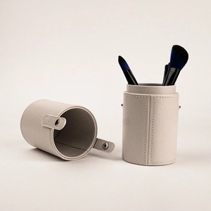 Portable Professional Fashion Luxury PU Leather Cylinder <b>Makeup</b> Brush Holder with Cover Closure <b>Storage</b> Case <b>for</b> Beauty Tools - Product Image 1