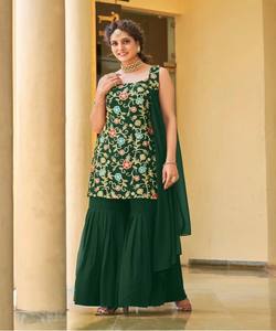 Eleve su armario con nuestra colección de ropa femenina, que ofrece piezas sofisticadas y modernas. - Product Image 6