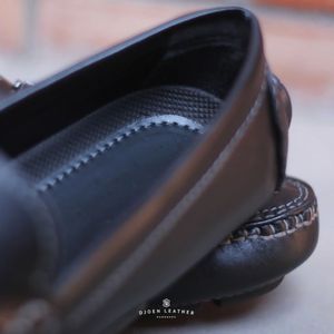Mocasines elegantes de cuero de alta calidad para hombre, zapatos informales y de oficina de cuero genuino hechos a mano de primera calidad de Indonesia - Product Image 2