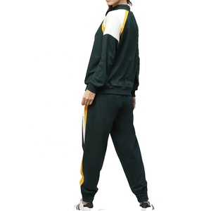 Ensemble de vêtements de détente personnalisé deux pièces survêtements pour femmes tenues de haute qualité à manches longues haut court à capuche et pantalon à jambes larges - Product Image 3