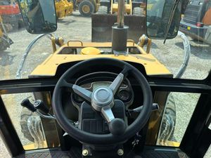 Chargeur fiable de pelle rétro de chat avec le système hydraulique puissant de charge évaluée de 1 tonne comportant des composants de roulement de pompe à moteur de noyau - Product Image 2