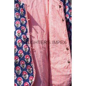 Chaqueta Larga de Algodón Orgánico Acolchada Reversible Ecológica Hecha a Mano para Mujer con Cierre de Botones Cubiertos, Regalo para las Fiestas - Product Image 5