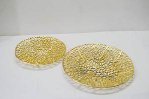 Plat à fruits combiné en métal perforé et en bois Plateau à fruits plaqué or avec base en bois Plat à fruits Offre Spéciale de haute qualité - Product Image 3