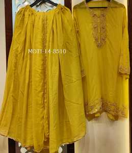 Costumes de créateurs modernes brodés à la main non cousus vêtements indiens et pakistanais - Product Image 1