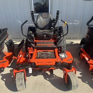 Cortadora de Césped Autopropulsada Bad Boy Maverick 5400 2025, Eléctrica y a Gasolina, con Funciones de 4 y 2 Tiempos para Cortar el Césped - Product Image 1