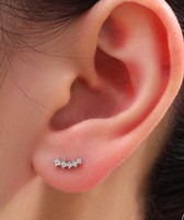 Boucles d'oreilles clous minimalistes en argent sterling 925 avec zircon CZ étoile filante, barre incurvée en zircon, bijoux empilables, cadeau unisexe pour fête