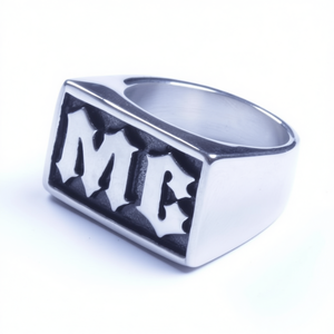 Anillo de motero con inicial MC de acero inoxidable para hombre, talla 8-14, SR82, letra inicial, vendedor estadounidense - Product Image 2