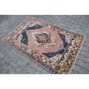 Alfombra Turca Vintage, Alfombra Decorativa de 3.37x5.5 pies, Alfombra con Diseño de Parches en Azul y Marrón - Product Image 2