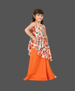 Conjunto de Top Asimétrico y Pantalones Palazzo Naranja con Estampado Floral Digital Completamente Cosido para Niñas de Shoryam Fashion |   Ropa Étnica Indo-Occidental para Niños - Product Image 4
