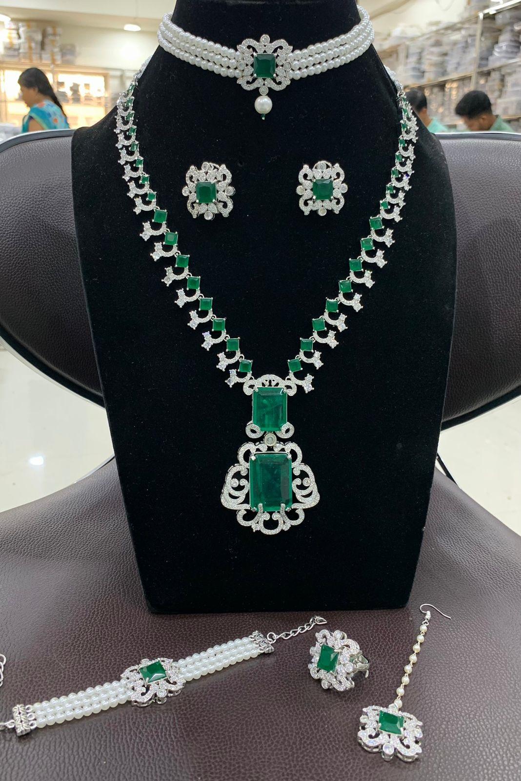 สีเขียว