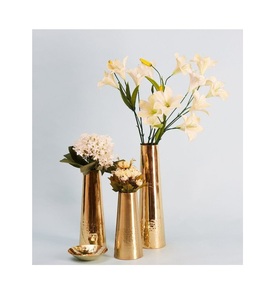 Manufacturer of Floor <b>Flower</b> <b>Pots</b> and Vases Modern Customized Shapes and Sizes Metal <b>Flower</b> Vase for Gifting and Party Supplies - Product Image 4