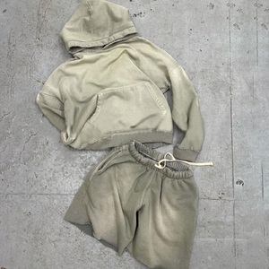 Sweat à capuche en polaire délavé à l'acide pour hommes et survêtement court délavé au soleil Ensemble deux pièces surdimensionné avec fonction anti-rétrécissement - Product Image 1