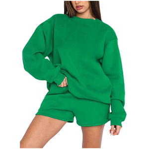 Conjunto de 2 piezas de ropa de descanso recortada deportiva informal, Sudadera de cuello redondo y pantalón corto con ropa deportiva corta de color sólido para el verano - Product Image 4