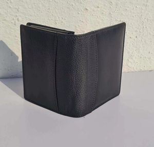 NEXXGEN Cartera Compacta de Cuero PU de Alta Calidad con Bloqueo RFID para Tarjetas de Crédito, Diseño Bifold, Logotipo Personalizado, Unisex, Elegante y Segura, 4 en 1 - Product Image 2