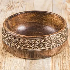 Cuenco de madera rústico hecho a mano con forma de patrón único y acabado disponible a granel - Product Image 4