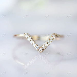 Diamante Cultivado en Laboratorio de Alta Calidad, Certificado IGI, 0.10CTW, Corte Brillante, Oro Amarillo de 14K, Estilo Vintage Chevron, Triángulo Contorneado para Mujer, Anillo de Boda - Product Image 2