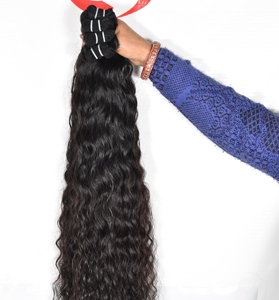Extensiones de cabello humano indio Remy 100%, venta al por mayor, cutícula alineada, onda profunda, color natural procesado químicamente por los fabricantes - Product Image 1