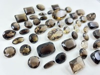 Grossiste Pierres précieuses en vrac de quartz naturel fumé facettées, noires, de formes et tailles variées, avec effet de jeu de couleurs/feu, traitées par cirage/huile pour la fabrication de bijoux