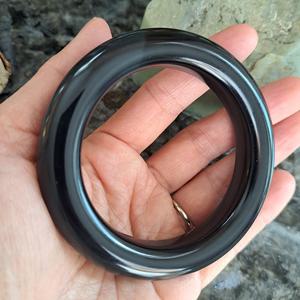 Bijoux culturels exquis pour femmes Bracelets en résine fabriqués à la main Art élégant Design avancé Composition légère - Product Image 1