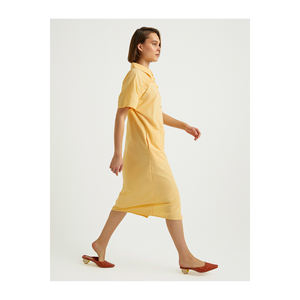 Robe en coton BGN avec col chemise à épaules tombantes, style décontracté, fabriquée en Turquie - Product Image 4