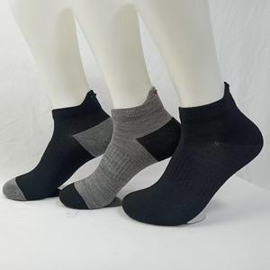 High Quality Custom <b>Socks</b> Men's Unisex Embroidery Knit/woven/jacquard Crew Design Sport Cotton <b>Socks</b> With Custom Logo - Product Image 1