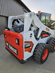Cargadora de Ruedas Bobcat S650/S70 2023 con Motor Diésel Kama de 92KW, Carga Nominal de 362 kg, Caja de Cambios y Bomba - Product Image 6