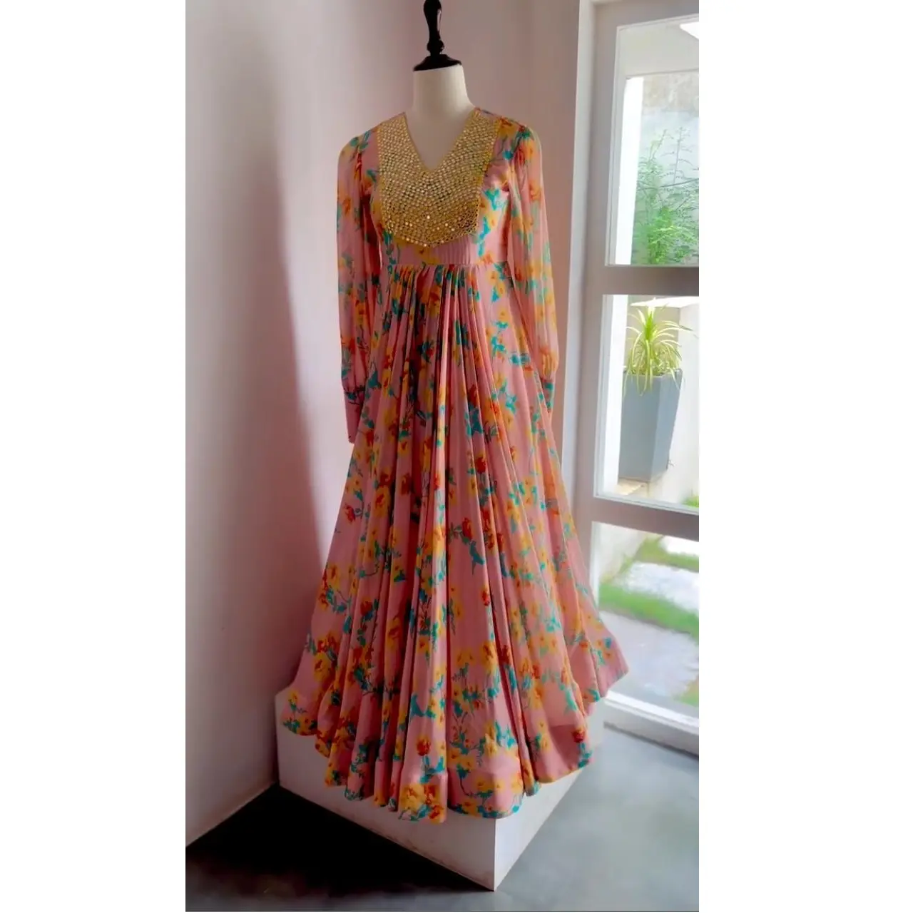 भारतीय पाकिस्तान जातीय शादी की पार्टी पहनने रेशमी कपड़े पुष्प मुद्रित लंबी अनारकली गाउन के साथ मिलान दुपट्टा महिलाओं के लिए ऑनलाइन