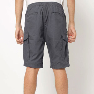 Shorts cargo décontractés pour hommes, fabriqués en usine, avec logo personnalisé, confortables et tendance. - Product Image 4