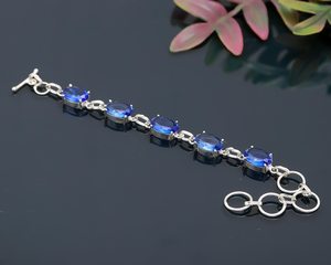 Bracelet en argent sterling 925 fait à la main avec pierre précieuse ovale en quartz tanzanite bleue, bijou solitaire - Product Image 5
