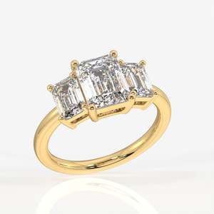 Bague à trois pierres en or 9 carats avec diamant taille émeraude cultivé en laboratoire – Catégorie de produit : Bagues en or avec diamants - Product Image 2