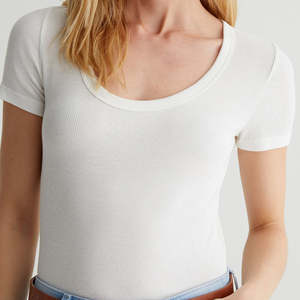 T-shirt femme blanc en tricot côtelé à encolure dégagée coupe ajustée en coton Lyocell Vente en gros OEM - Product Image 5